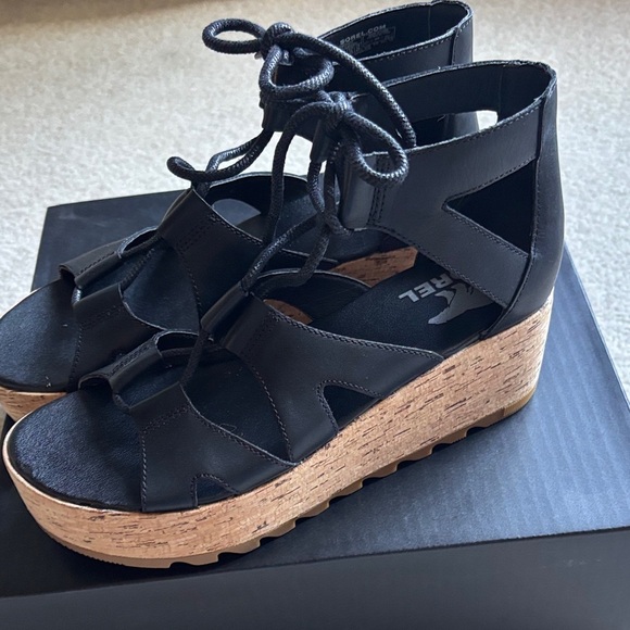 NIB Sorel Black and Tan Wedge Sandals Cameron - Picture 4 of 6